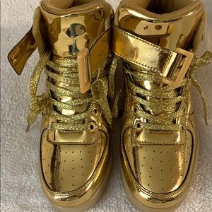 Gold sneaker